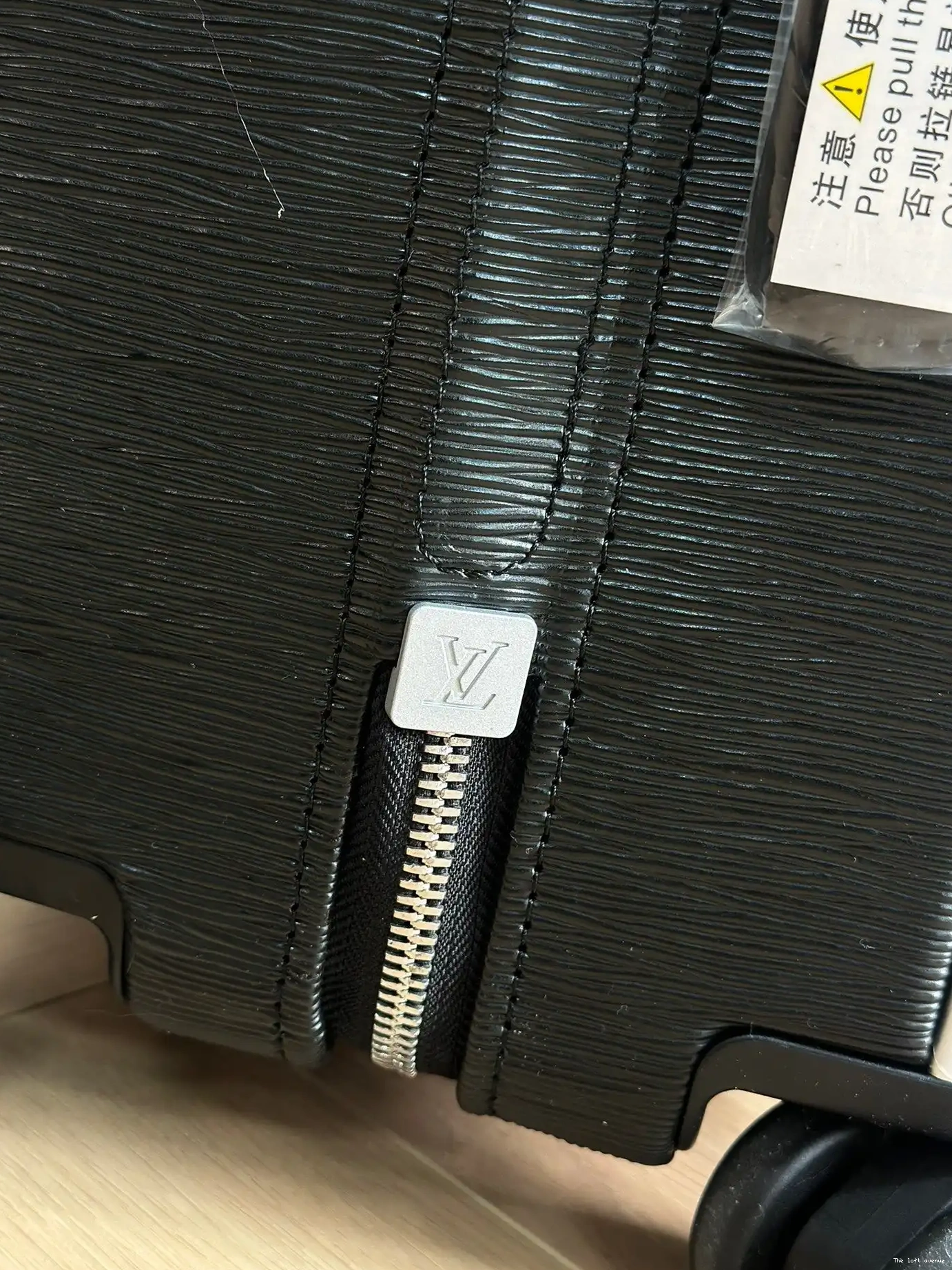 CABIN MONOGRAM CUSTOM 55 HORIZON SUITCASE EMBOSSED 37L 0510